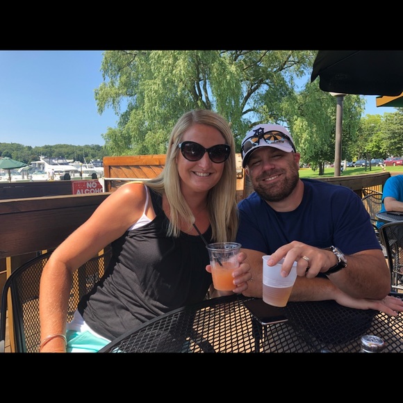 Meet your Posher, Jennifer - Picture 1 of 1